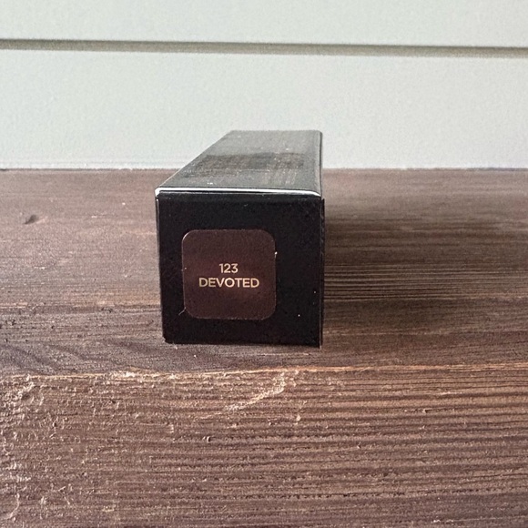 Tom Ford Liquid Lip Luxe Matte Lip color 123 Devoted NEW - Picture 7 of 7